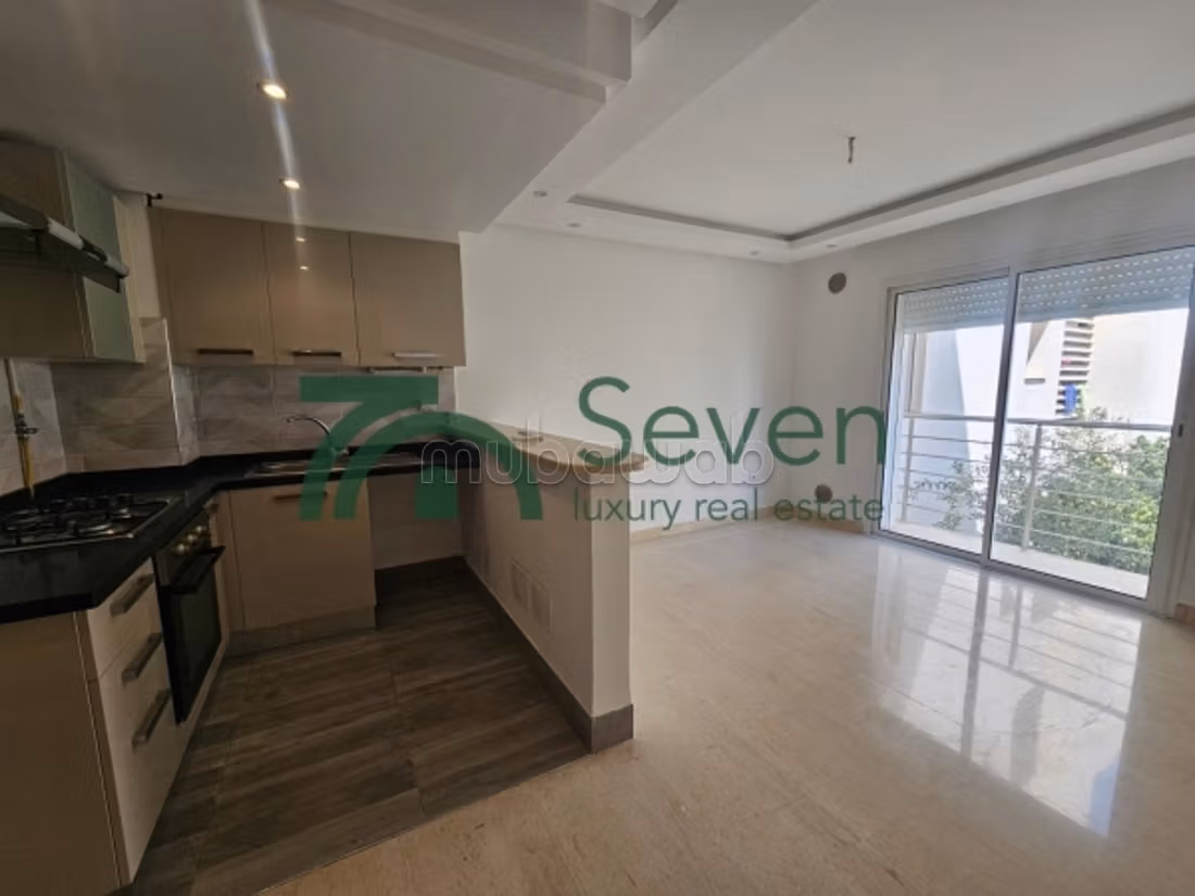 Empty S1 apartment in La Soukra