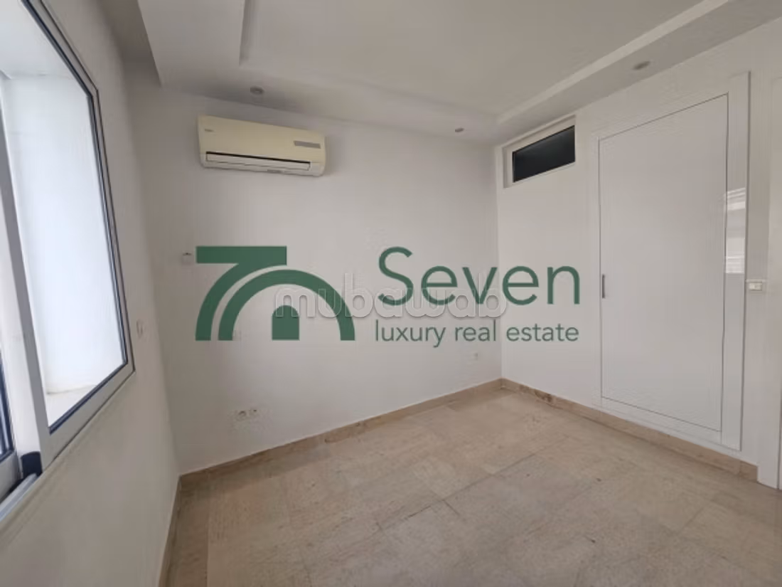 Empty S1 apartment in La Soukra