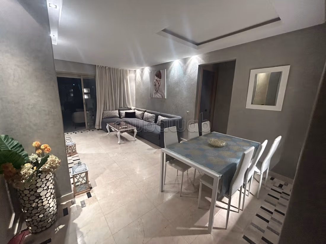 Bel appartement en location à Agdal.
3 pièces.
Meublé — 2