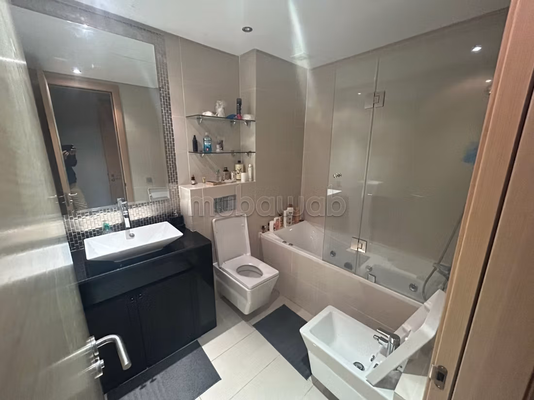 Bel appartement en location à Agdal.
3 pièces.
Meublé — 4