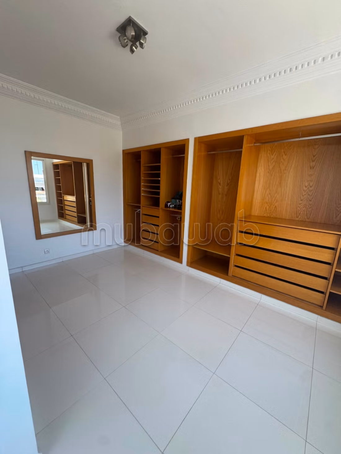 Triplex a la location vide a anfa 28000dh