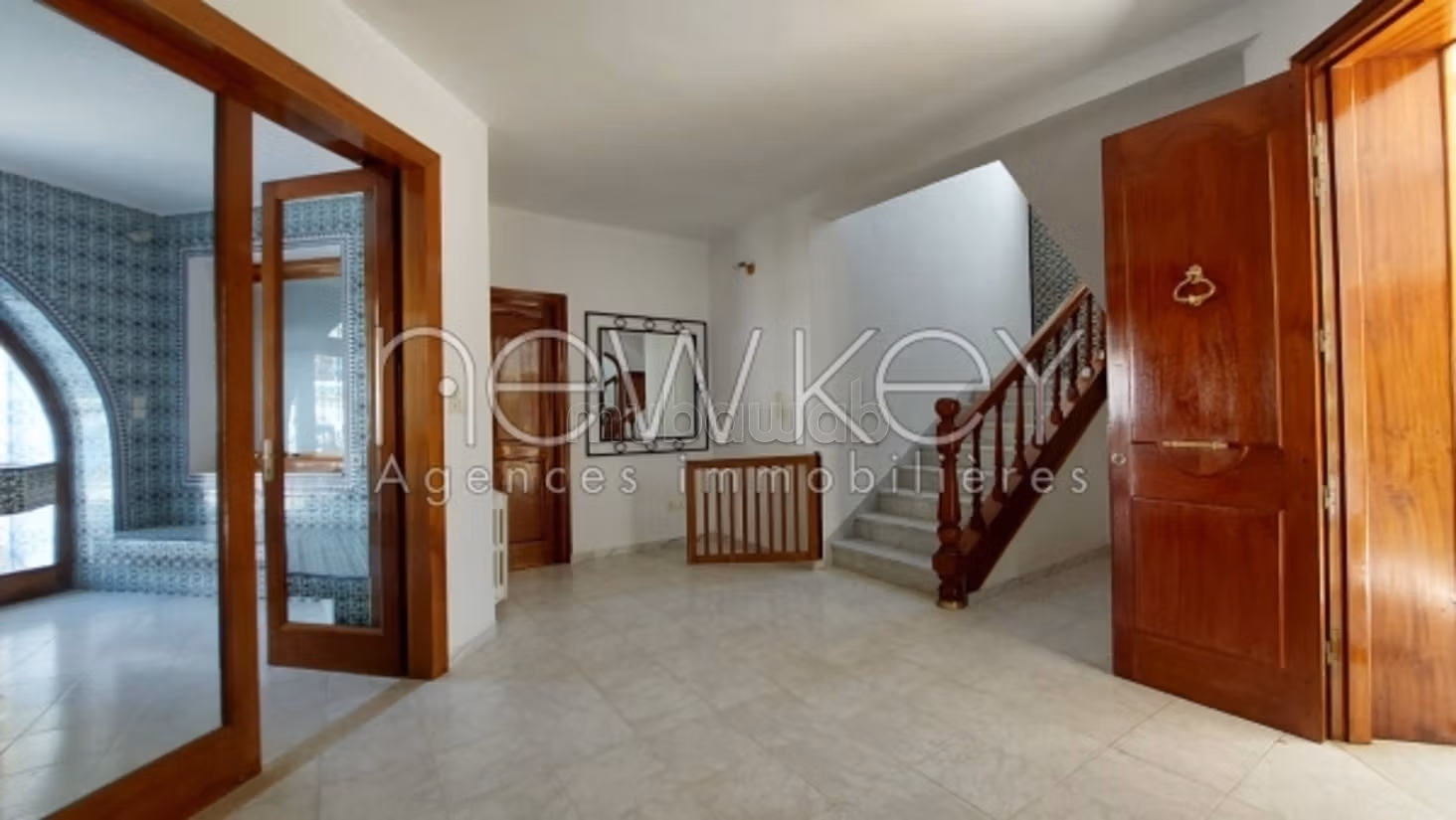 Una villa con piscina a La Marsa