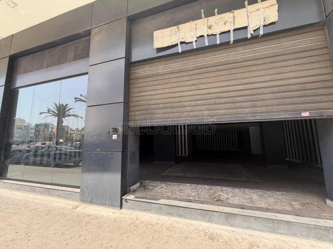 Locale commerciale in affitto – Posizione premium sul boulevard Ghandi
In affitto, un locale commerciale che beneficia di una posizione strategica e di un'ottima visibilità sul boulevard Ghandi, ideale per qualsiasi tipo di attività commerciale o professionale. Non esitate a contattarci per ulteriori informazioni o per organizzare una visita.