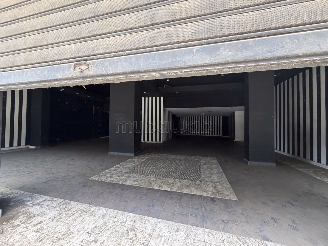 Locale commerciale in affitto – Posizione premium sul boulevard Ghandi
In affitto, un locale commerciale che beneficia di una posizione strategica e di un'ottima visibilità sul boulevard Ghandi, ideale per qualsiasi tipo di attività commerciale o professionale. Non esitate a contattarci per ulteriori informazioni o per organizzare una visita.
