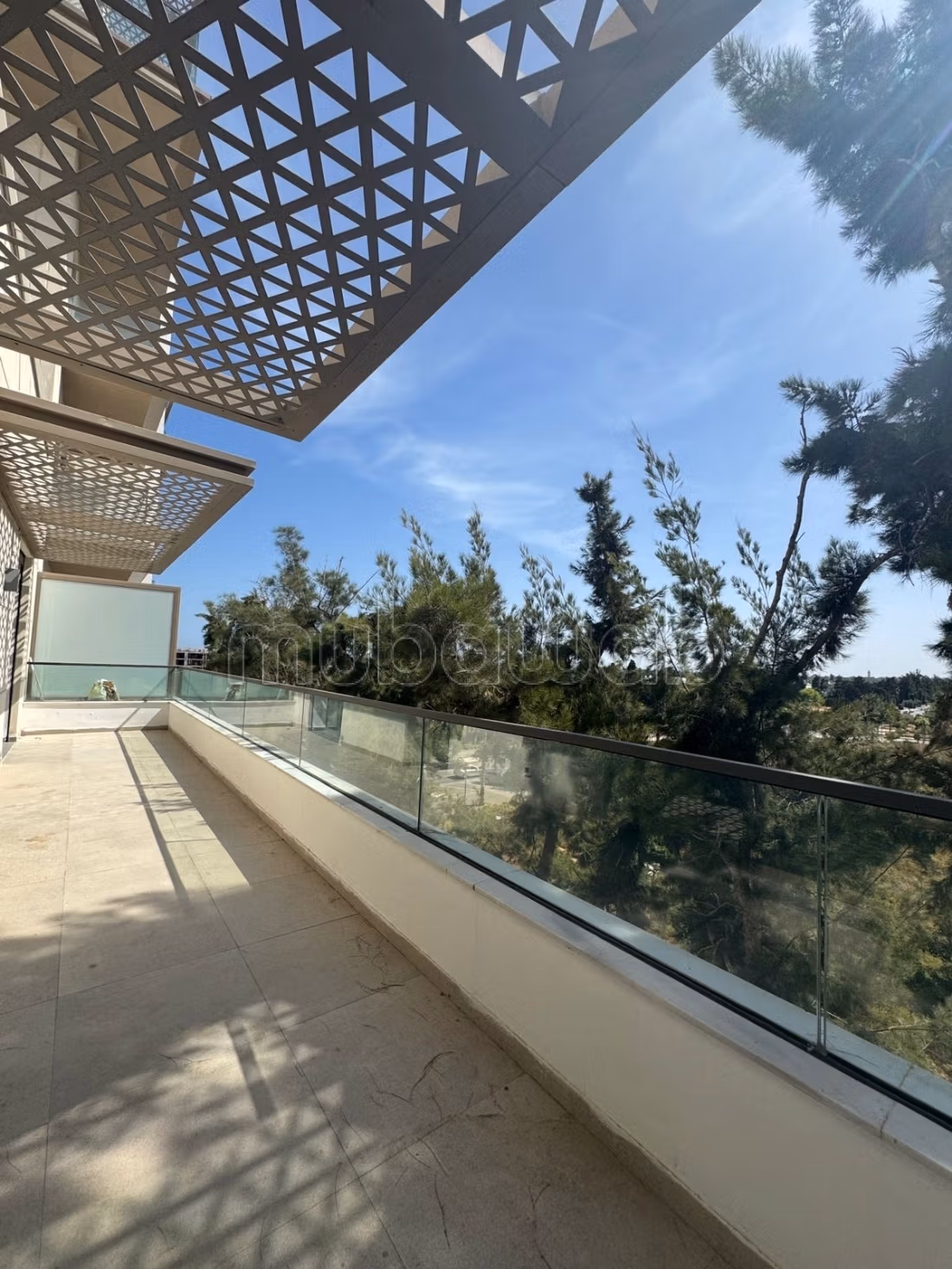 Louez cet appartement à Souissi. 2 chambres agréables. Fenêtres double vitrage et chauffage central — 5