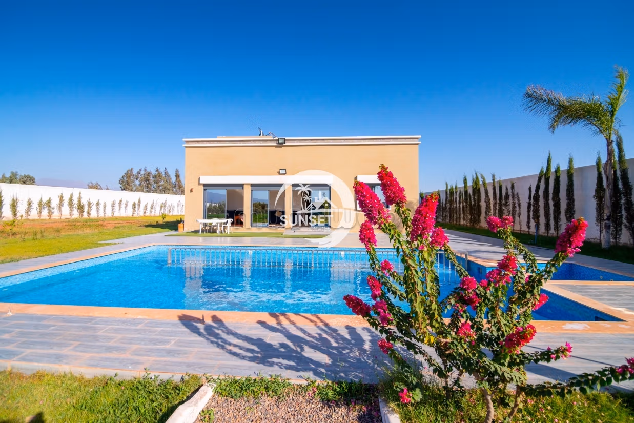 Ferme 5000 m² avec Maison & Piscine