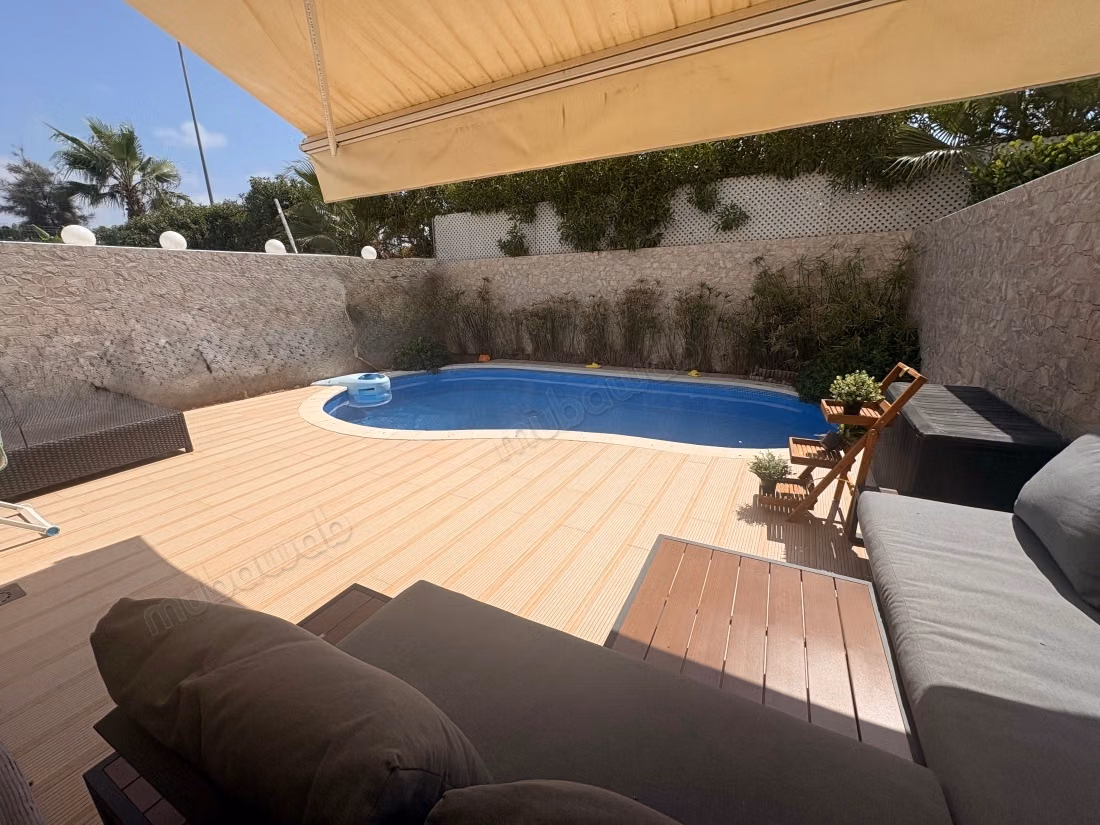 Well-sunny villa