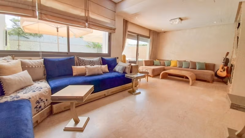 Well-sunny villa