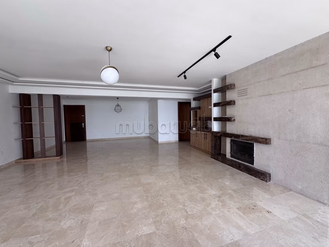Très bel appartement en location à Riyad. 3 belles chambres. Conciergerie à disposition, système de climatisation — 2