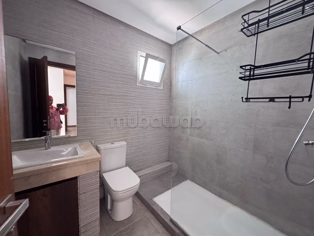 Très bel appartement en location à Riyad. 3 belles chambres. Conciergerie à disposition, système de climatisation — 5