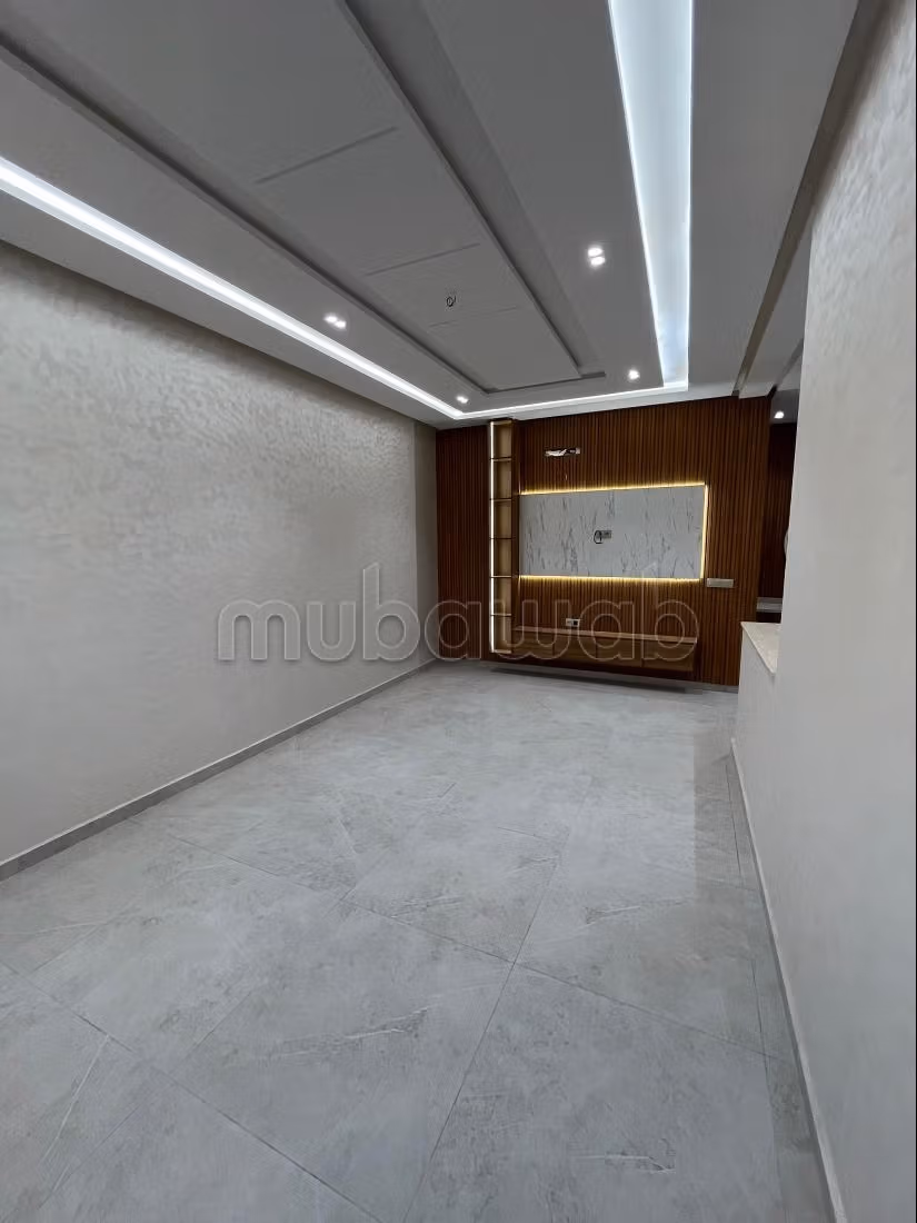 Bel appartement à vendre à Mhamid. 3 jolies chambres. Balcon