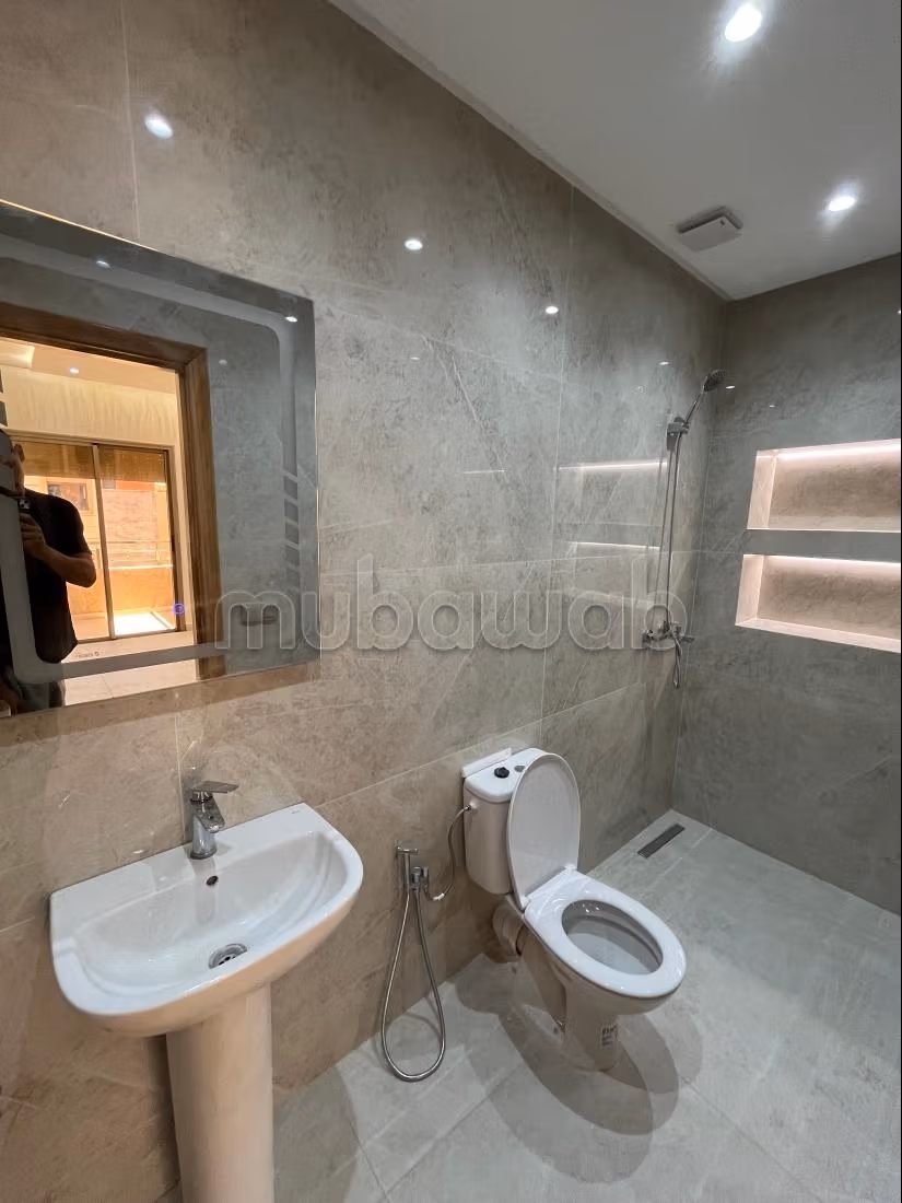 Bel appartement à vendre à Mhamid. 3 jolies chambres. Balcon — 6