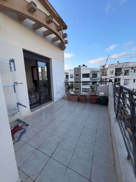 Joli appartement meuble avec terasse a bourgone