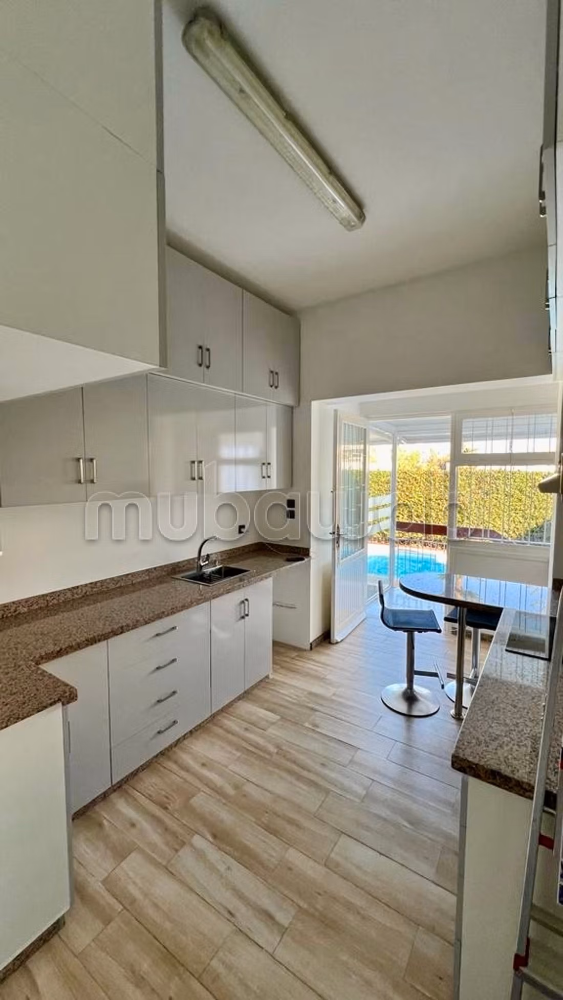 Oasis: 4 bedroom villa / 554 m2 plot / swimming pool