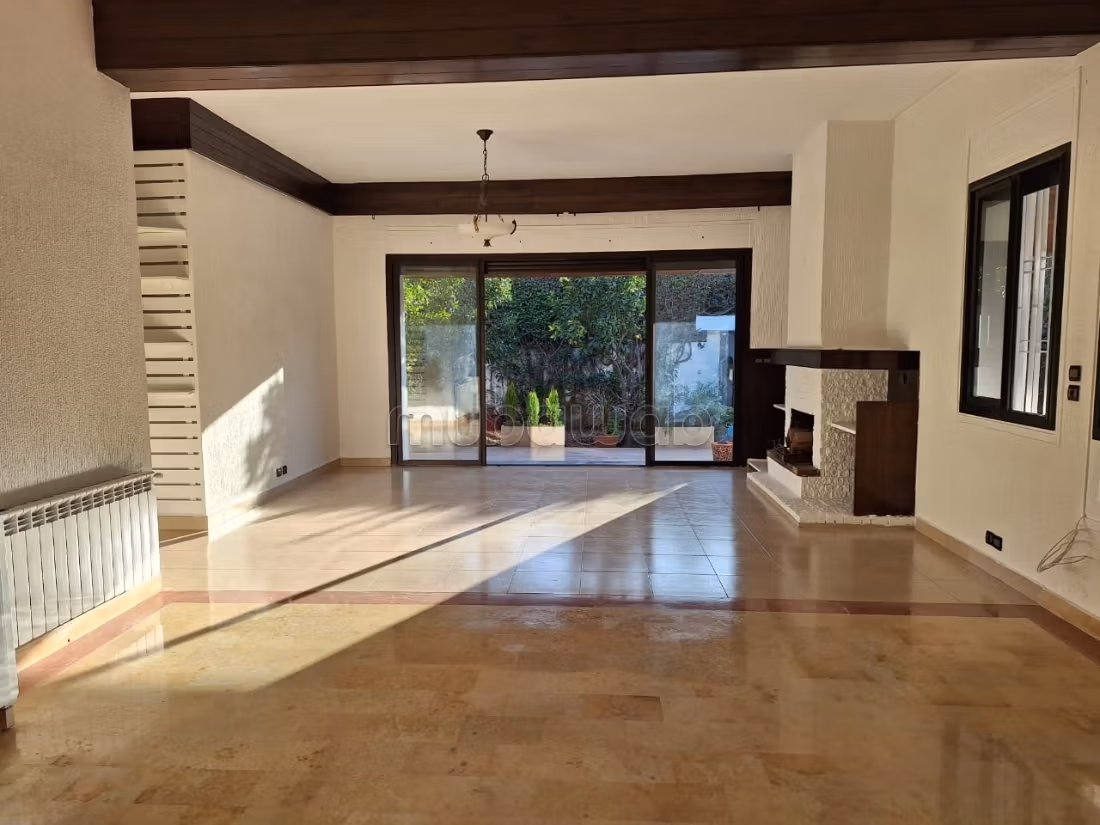 Oasis: 4 bedroom villa / 554 m2 plot / swimming pool
