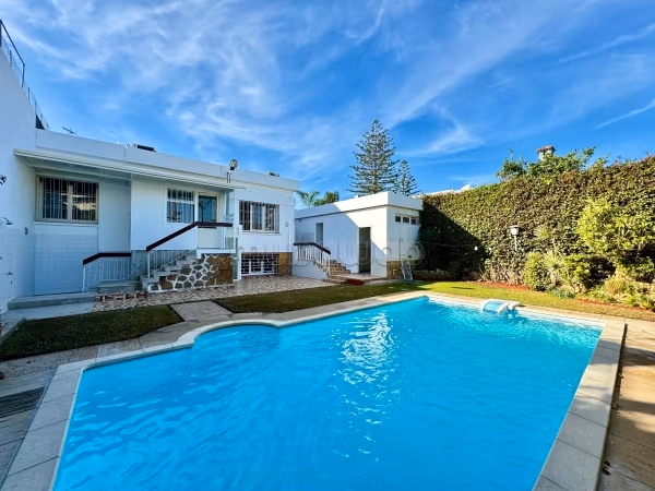 Oasis: villa 4 chambres / terrain 554 m2 / piscine