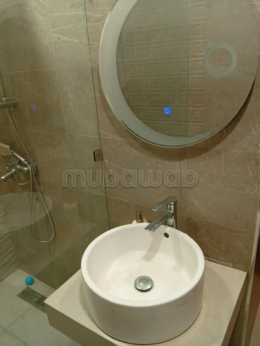 Bel appartement en location à Guéliz.
2 pièces confortables.
Meublé — 4