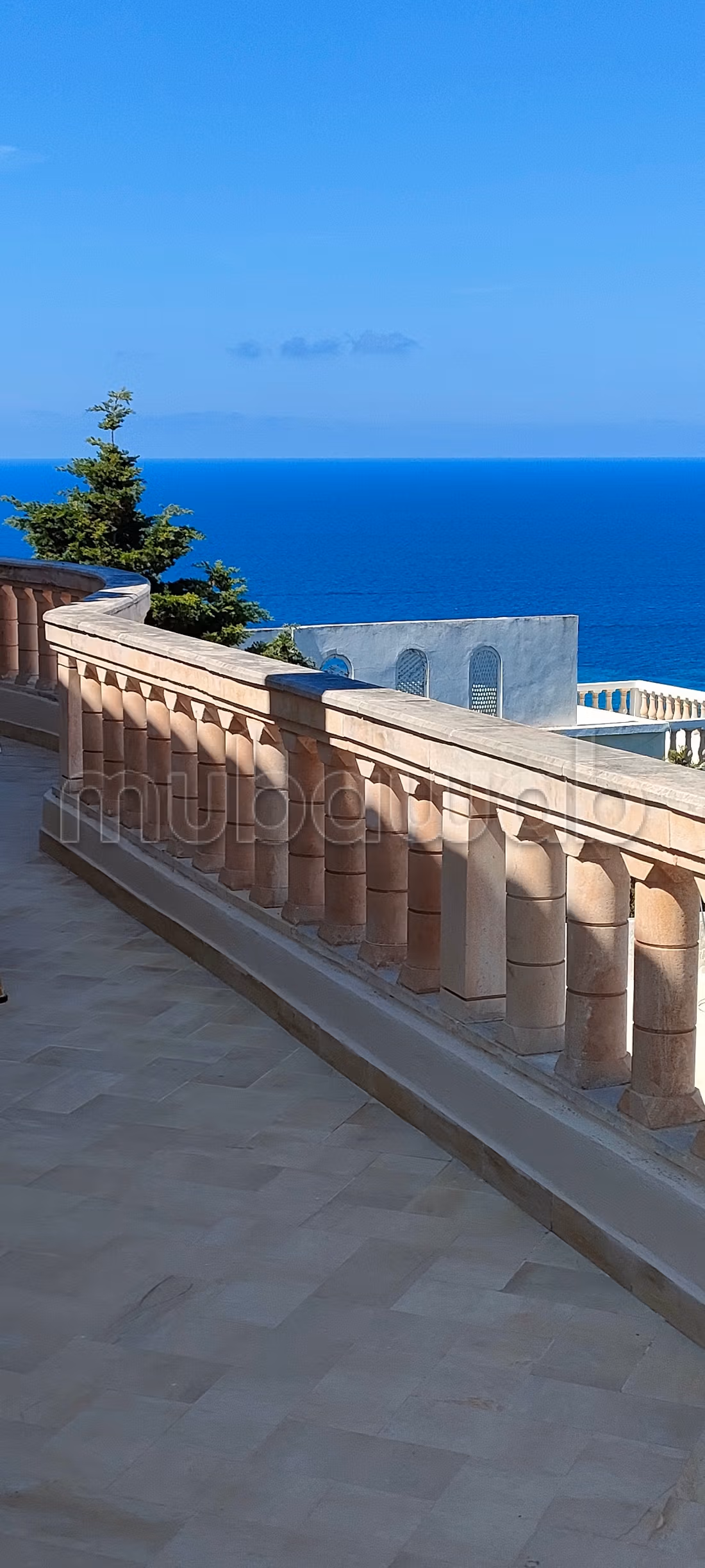 Splendide villa à vendre à La Grotte. 10 chambres. Meublé
