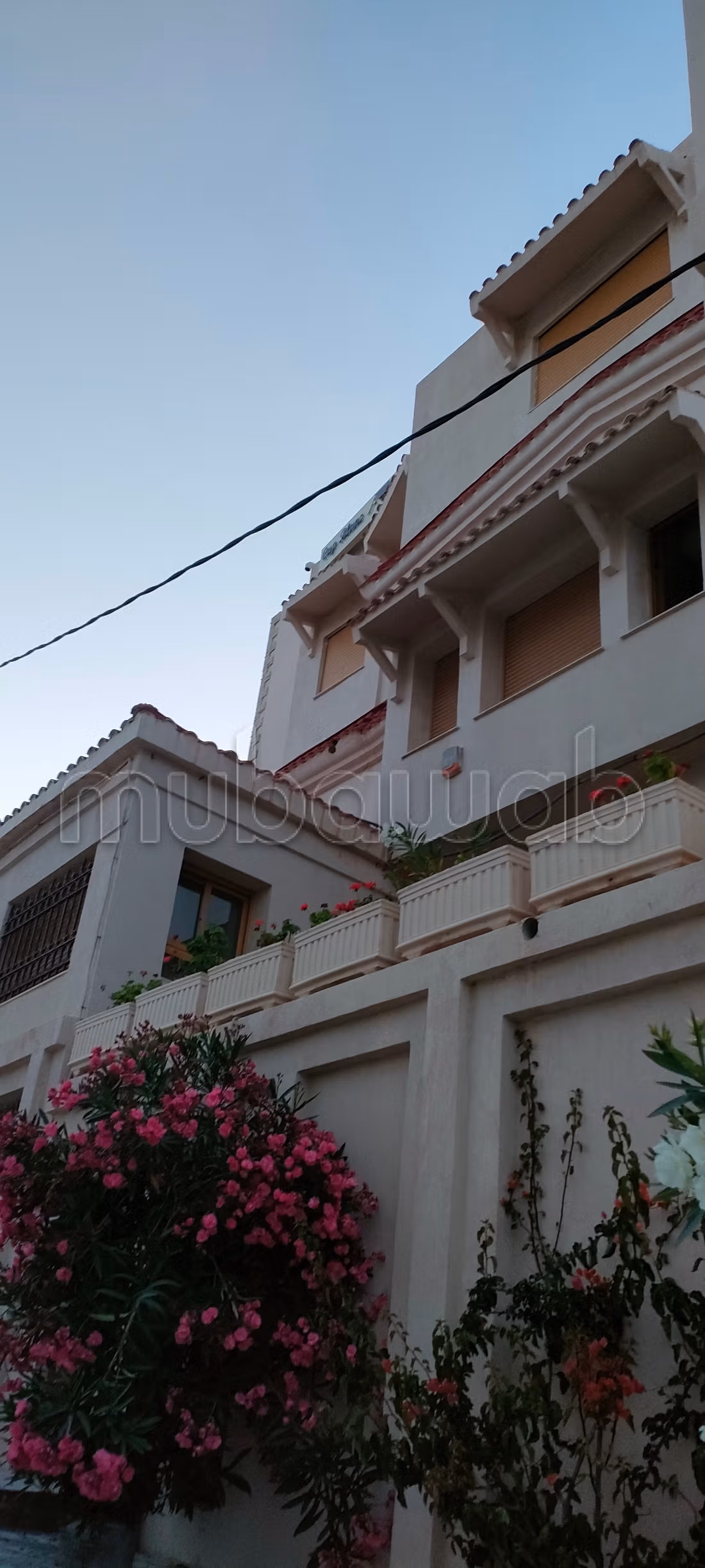Splendide villa à vendre à La Grotte. 10 chambres. Meublé