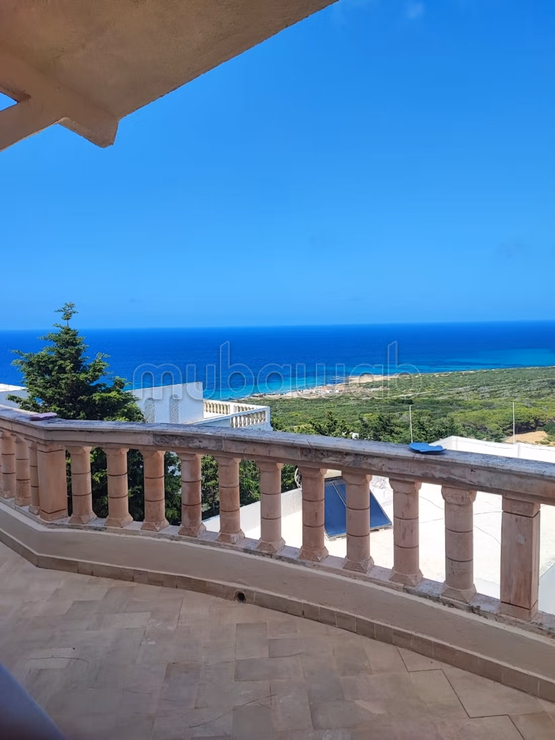 Splendide villa à vendre à La Grotte. 10 chambres. Meublé