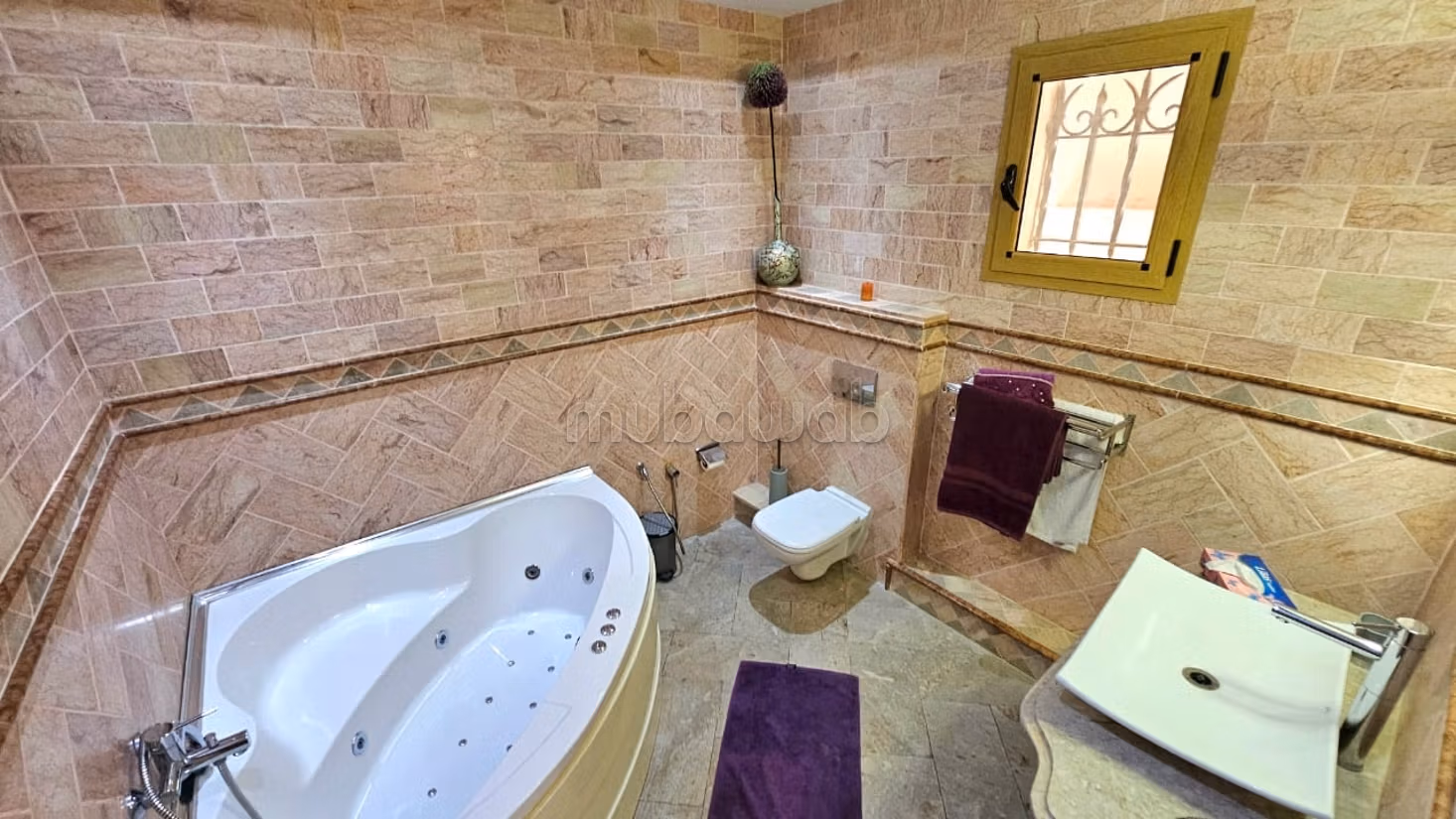 Splendide villa à vendre à La Grotte. 10 chambres. Meublé