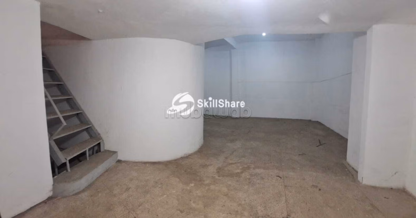 Local comercial en venta en Borgoña – 366 m²