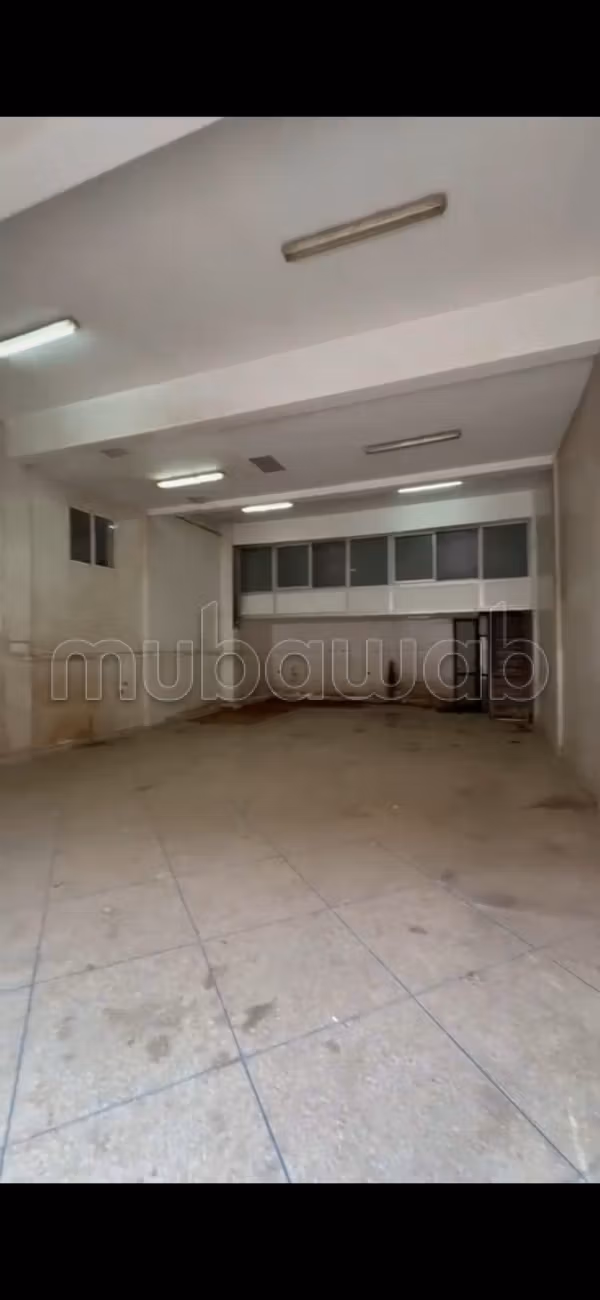 Rent this commercial space on Route de Safi. Surface of 190 m²