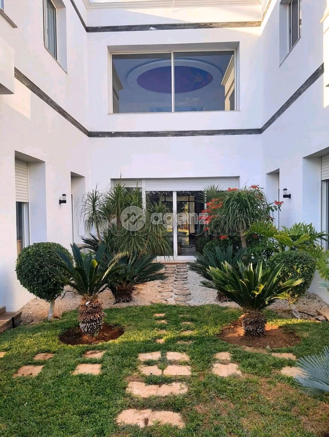 Villa di lusso in vendita. 5 camere. Terrazzo e giardino