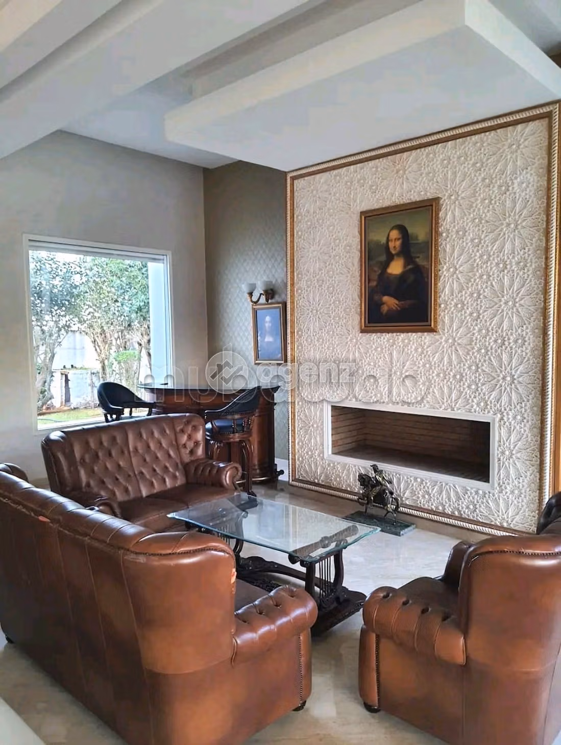 Villa di lusso in vendita. 5 camere. Terrazzo e giardino