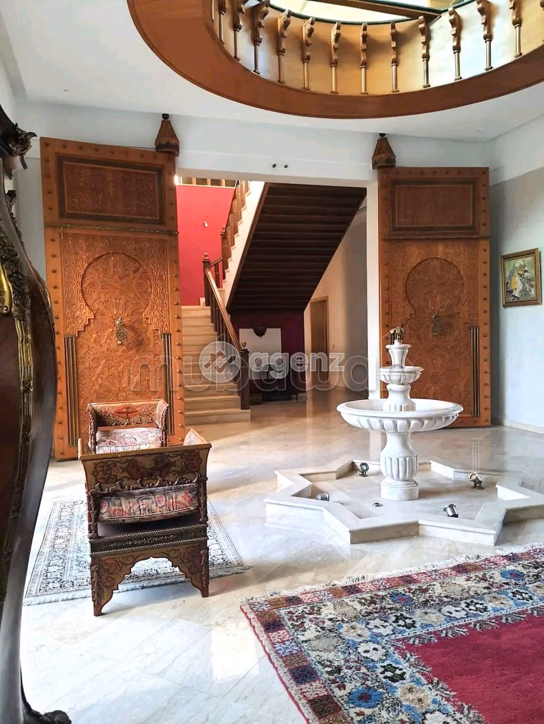 Villa di lusso in vendita. 5 camere. Terrazzo e giardino