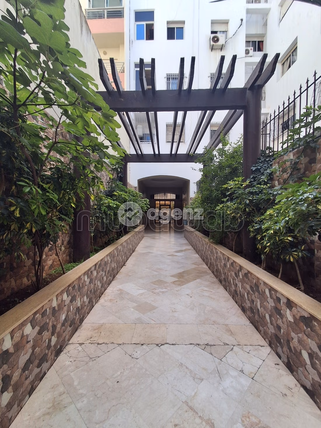 Appartement 115 m² à Bourgogne Ouest — 11