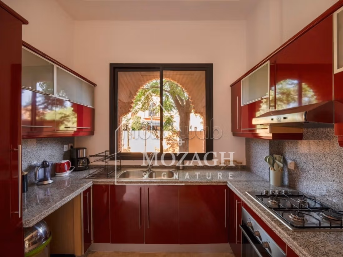 Magnificent 4-bedroom villa with heated pool