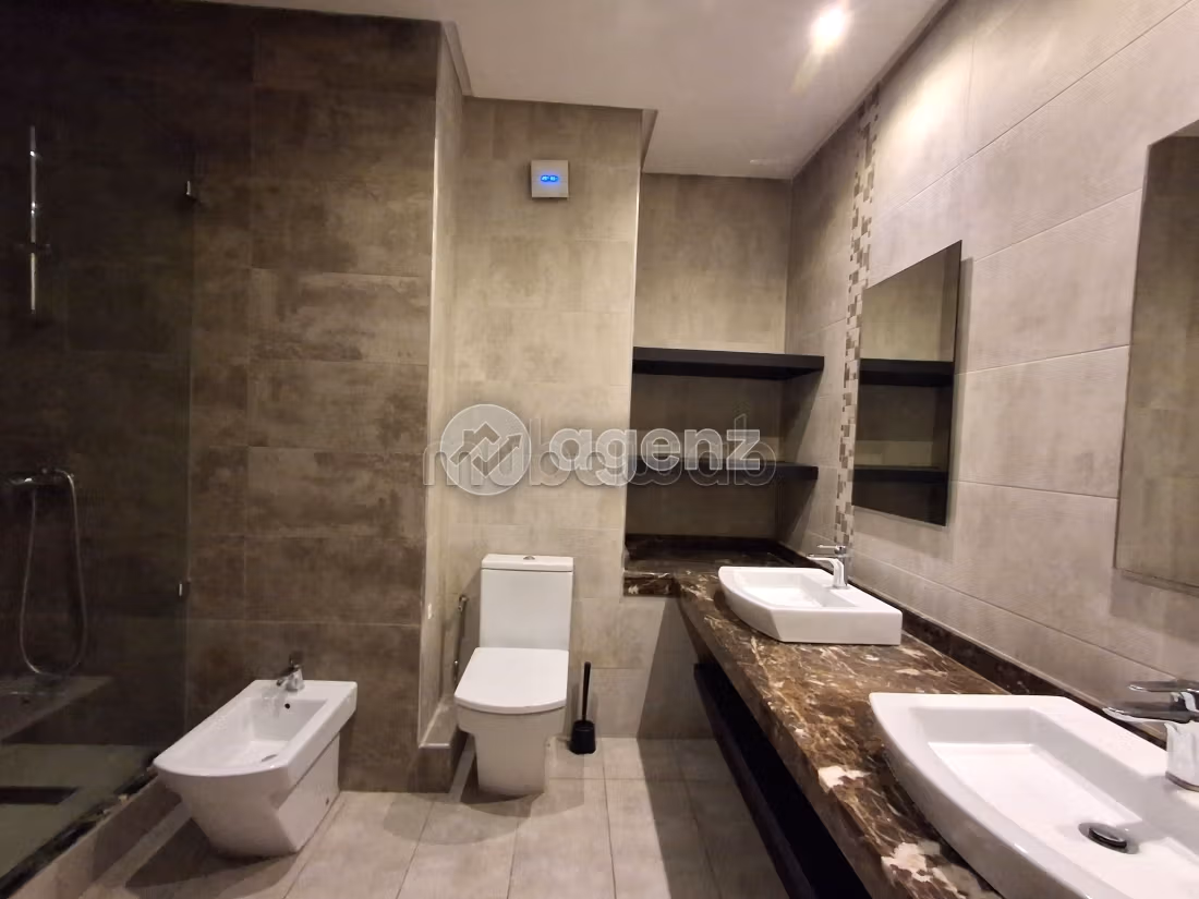 Appartement 280 m² f Racine — 17