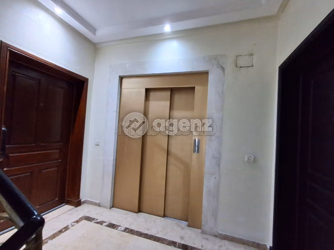 Appartement 280 m² f Racine — 11