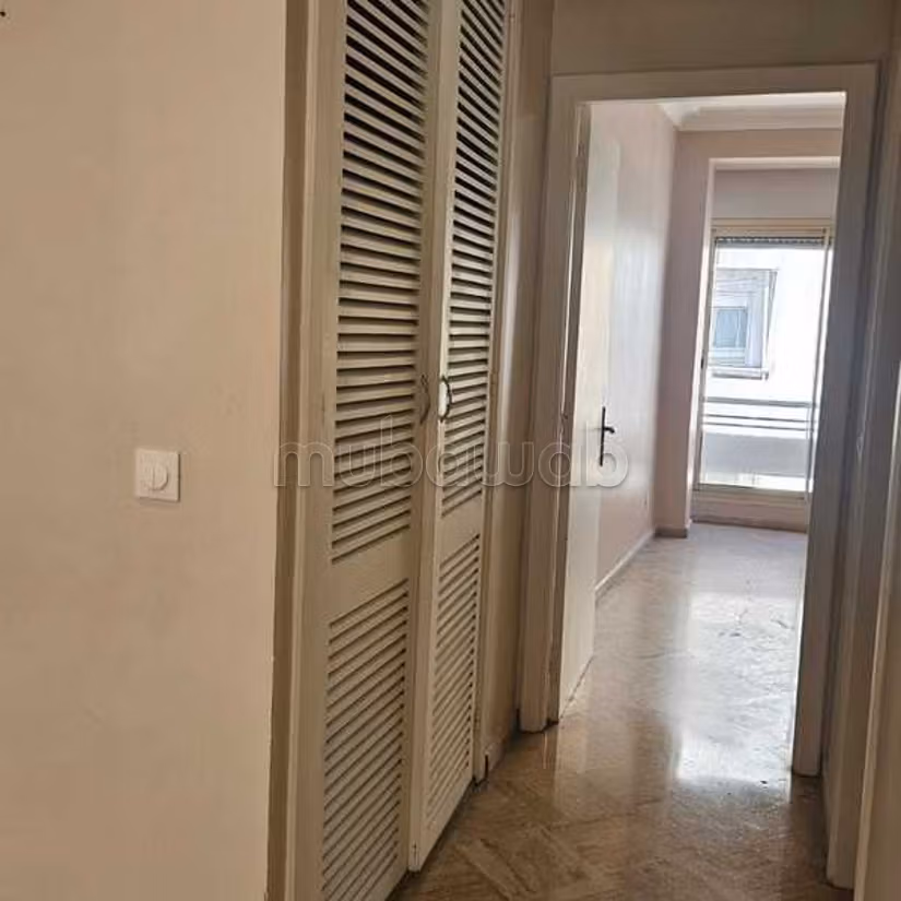 Appartamento in Affitto di 103,0 m² a Casablanca, Burger