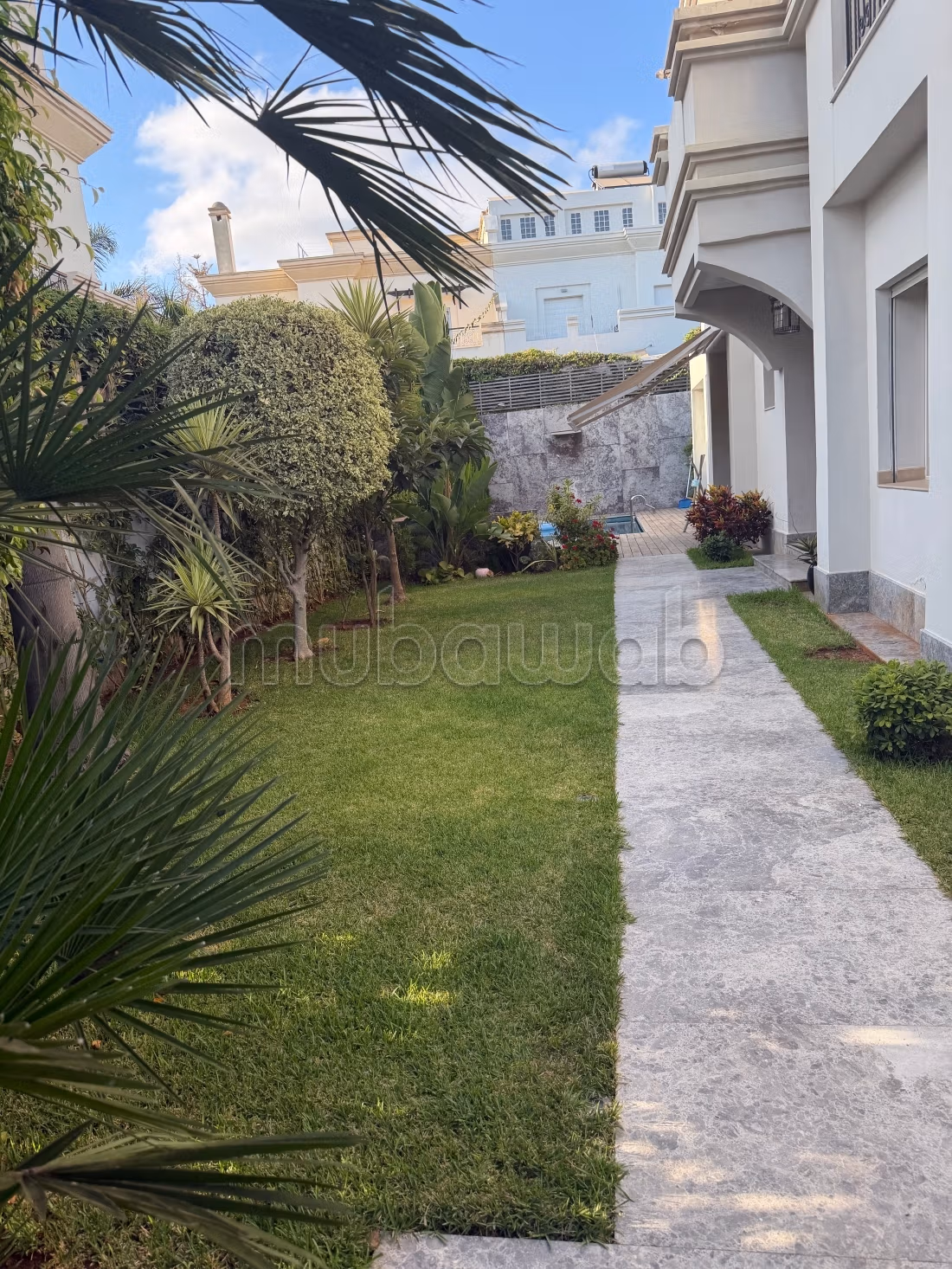 Magnifica villa con piscina di 700m a California