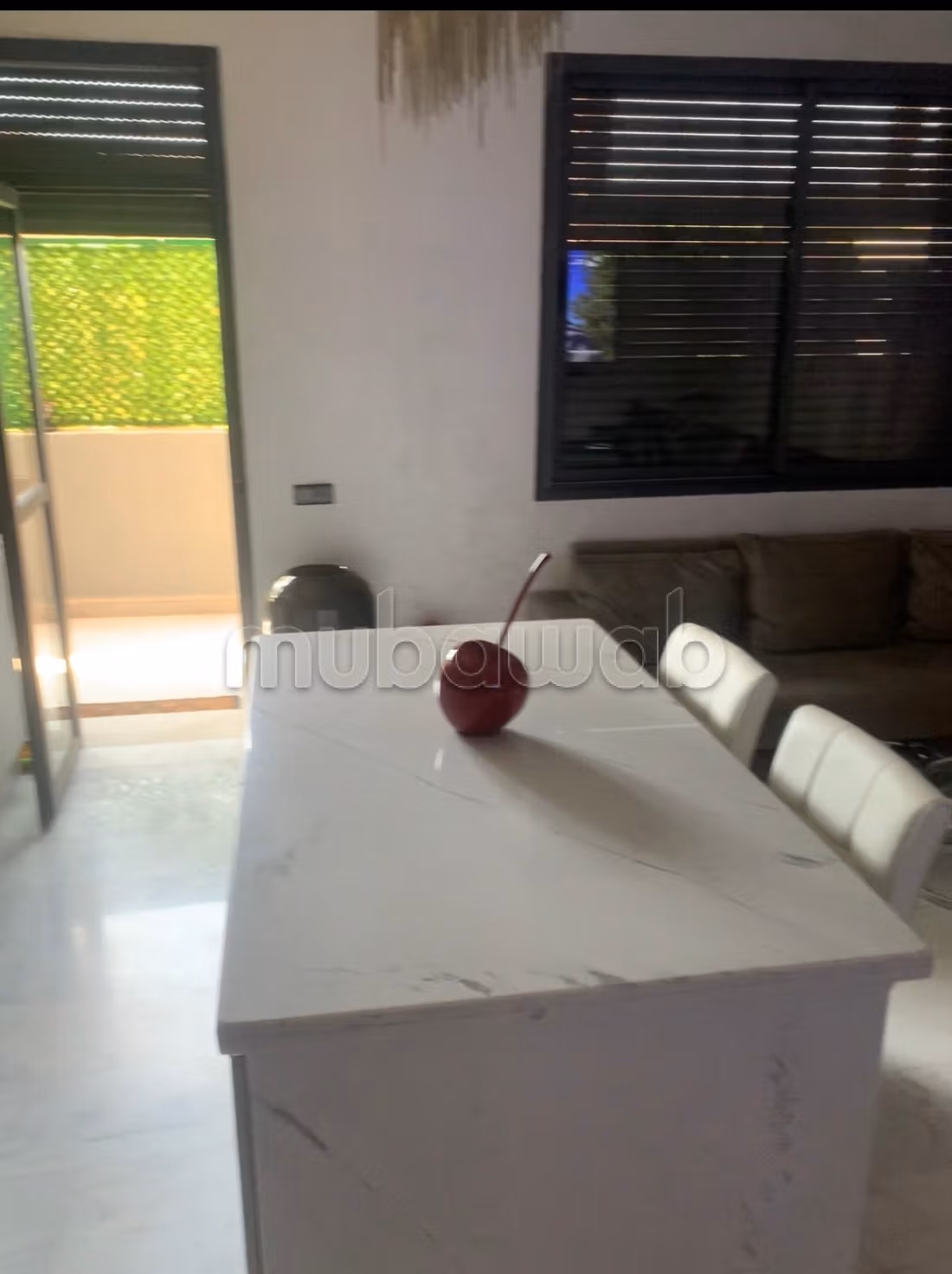 Appartement à louer 2 chambres en Rdj à Targa longue durée uniquement. Pas de sous location Surface totale 100 m². Bien meublé — 6
