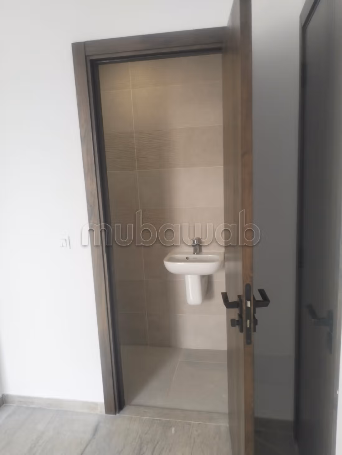 In affitto un ufficio H2 a Mourouj 5