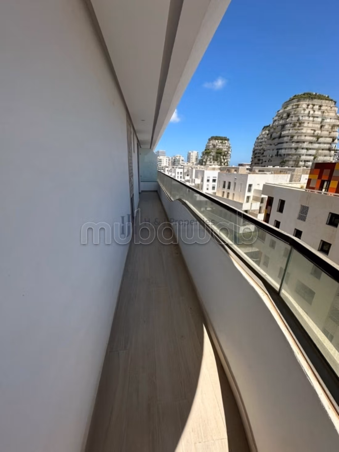 T3 vide 116 m² – 2 chambres – terrasse — 2