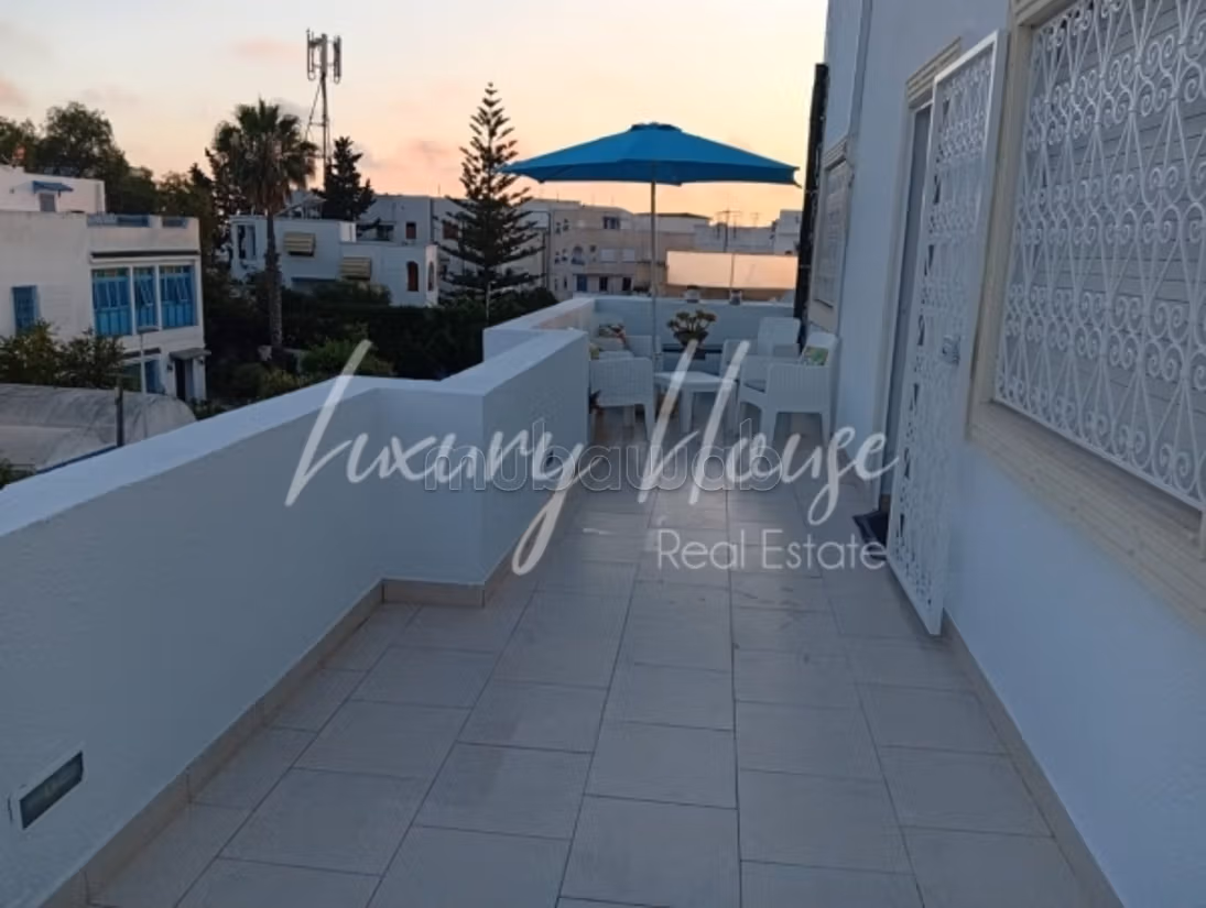 Duplex S3 arredato con terrazza nel cuore di Sidi Bou