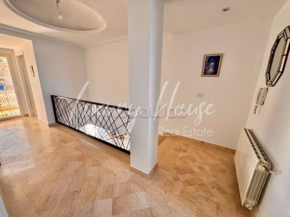 Duplex S3 arredato con terrazza nel cuore di Sidi Bou