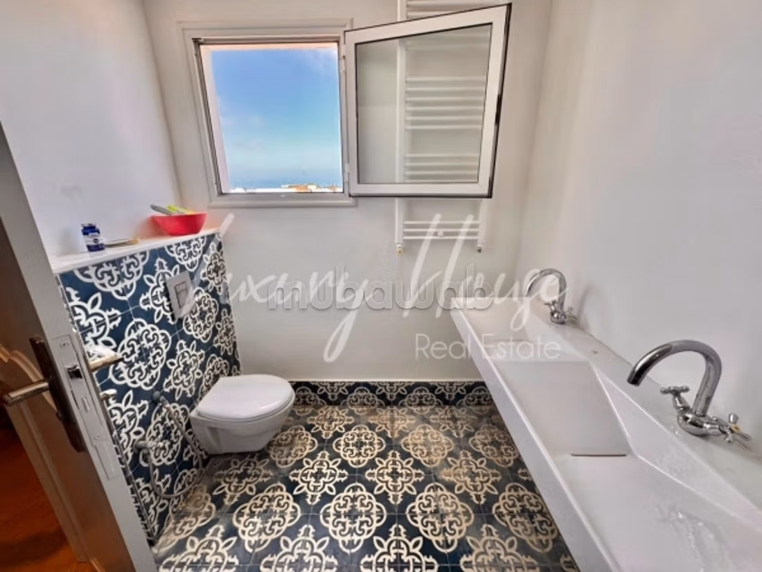 Duplex S3 arredato con terrazza nel cuore di Sidi Bou