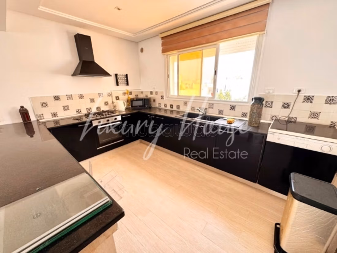 Duplex S3 arredato con terrazza nel cuore di Sidi Bou