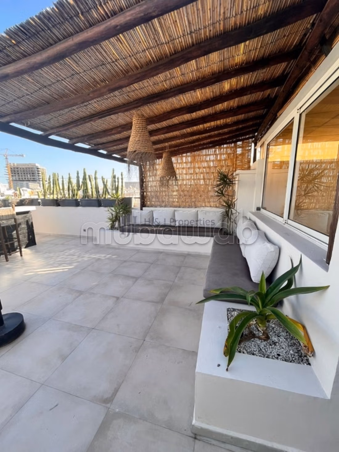 T4 vide 140 m² – 3 chambres – grande terrasse — 2
