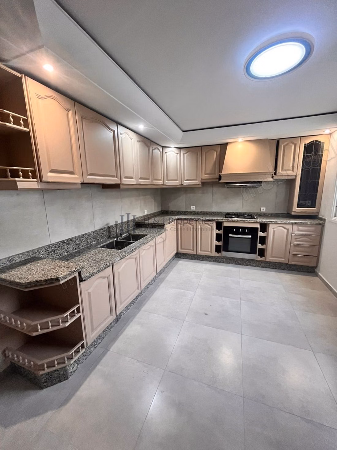 T4 empty 140 m² - 3 bedrooms - large terrace