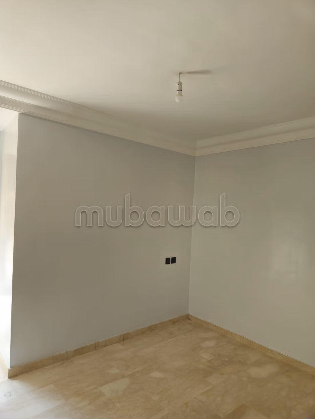À louer – Magnifique duplex vide en face du Lycée Victor Hugo, — 3