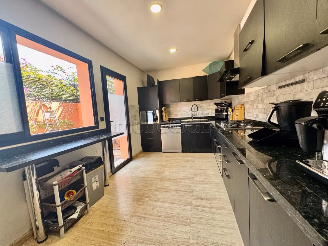 Targa: Moderne villa 200 m²