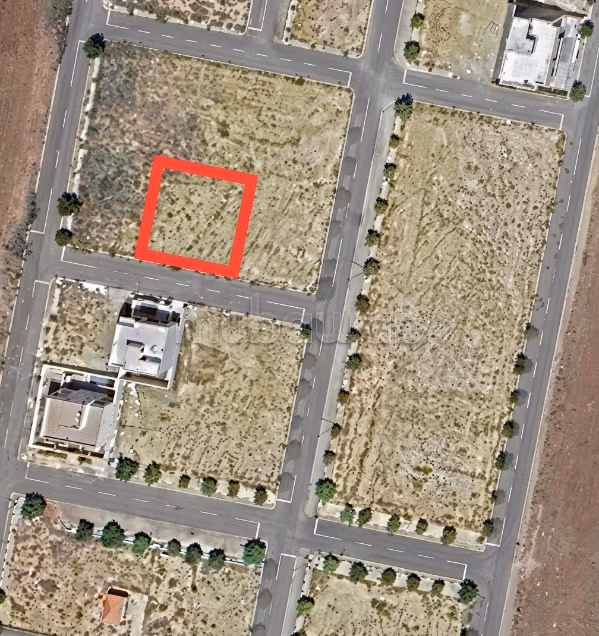 Bonito terreno en venta en Taza. Superficie total de 225 m²