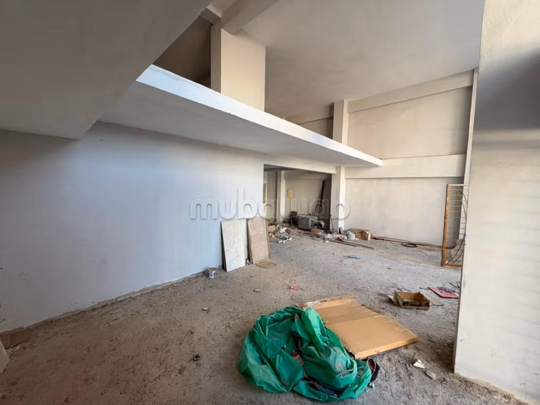 Spacious commercial space, administrative district