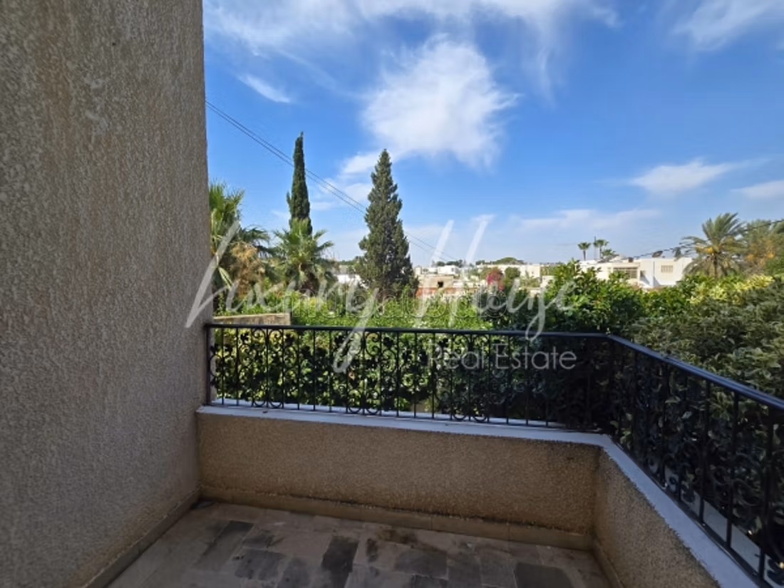 Una villa S3 indipendente in stile duplex a La Sou